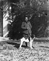 Clicca sull'immagine per ingrandirla. 

Nome:   ca 1936 papà e bracco-pointer B.jpg 
Visite: 1157 
Dimensione: 40.4 KB 
ID: 2155693
